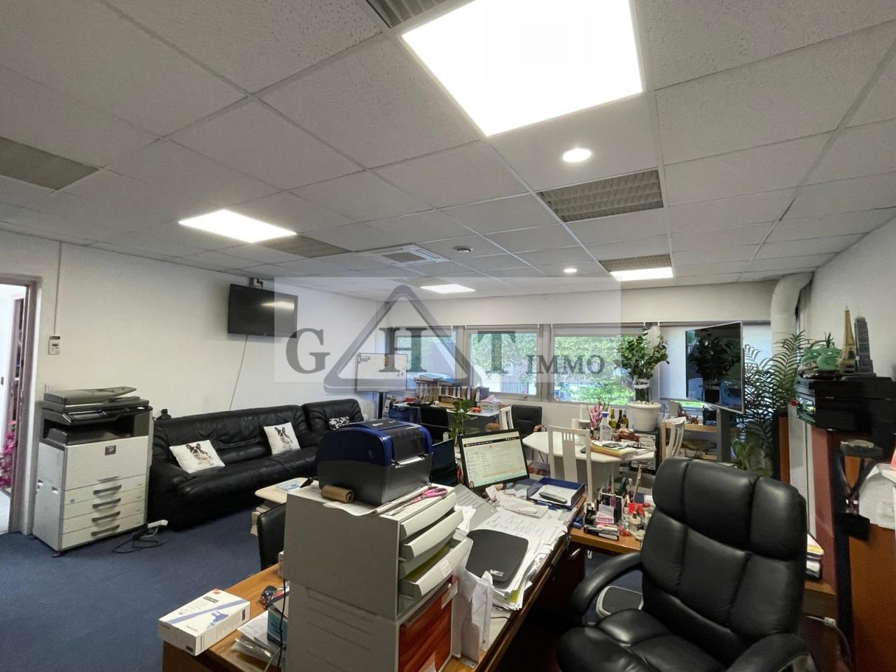 Entrepôt Bureaux
