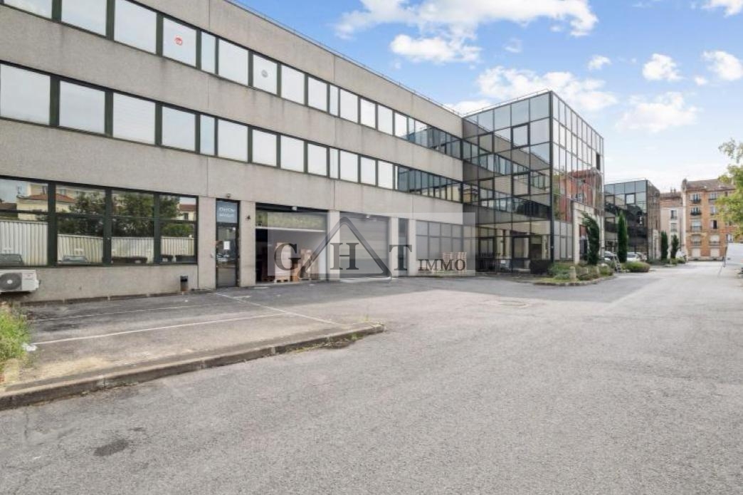 Entrepôt Bureaux