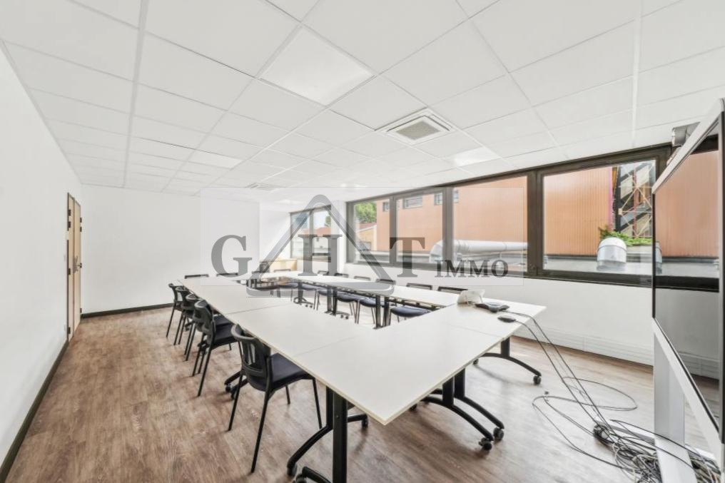 Entrepôt Bureaux