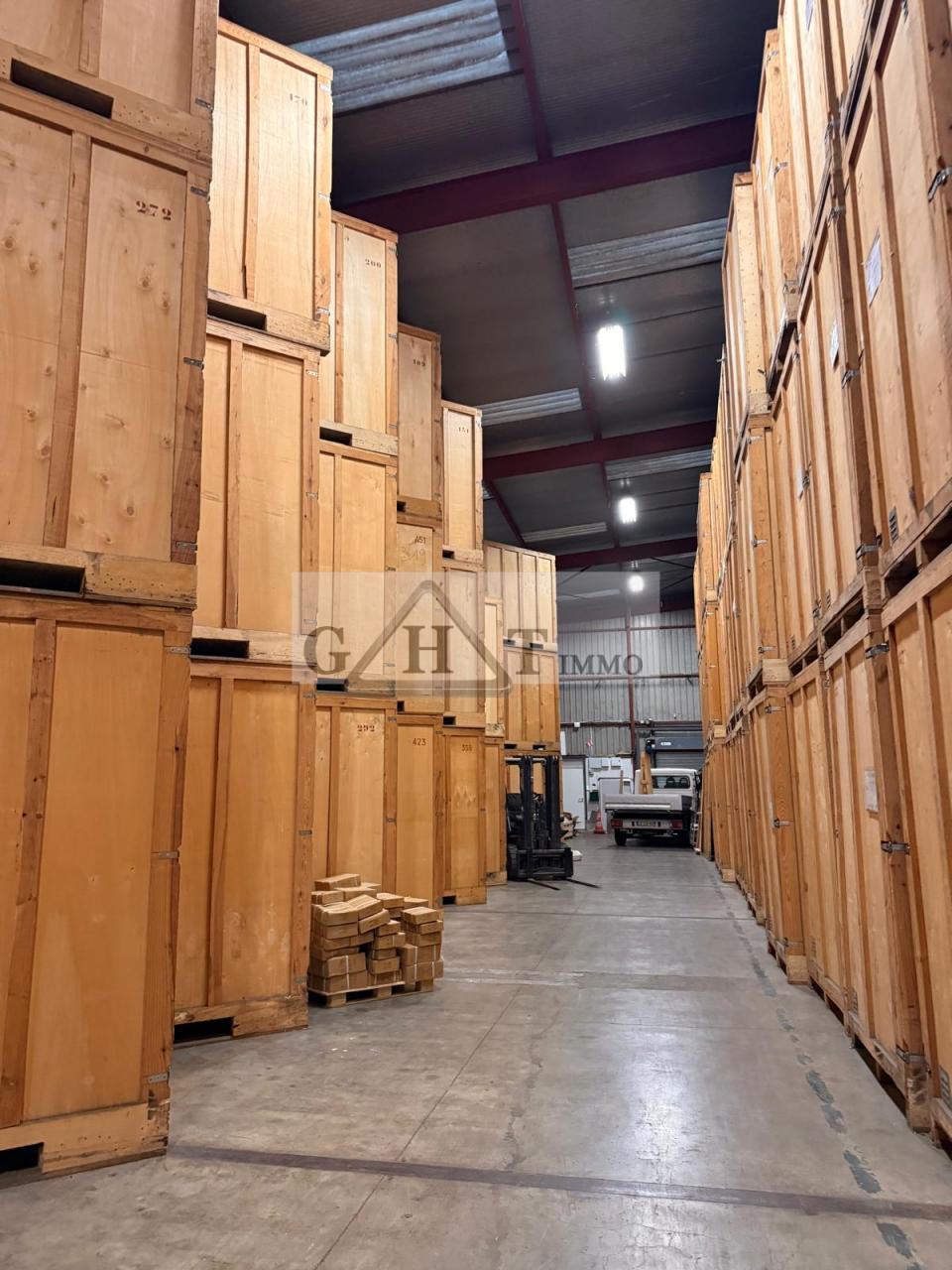 Entrepôt Bureaux