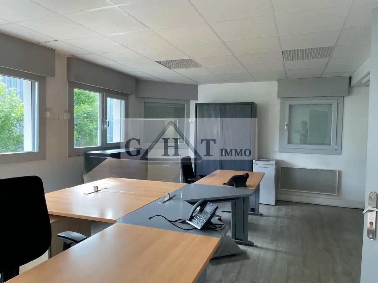 Entrepôt Bureaux