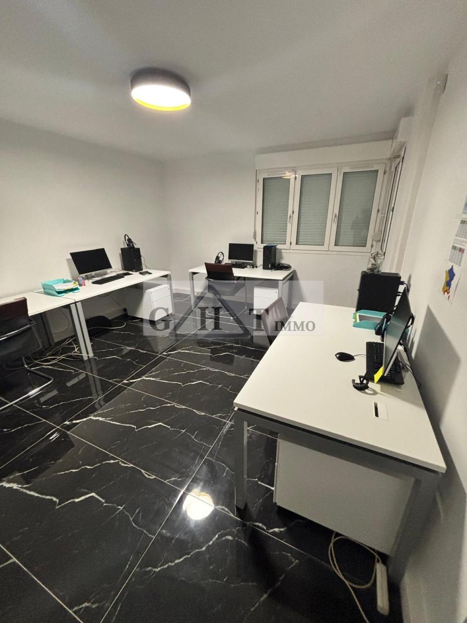 Entrepôt Bureaux