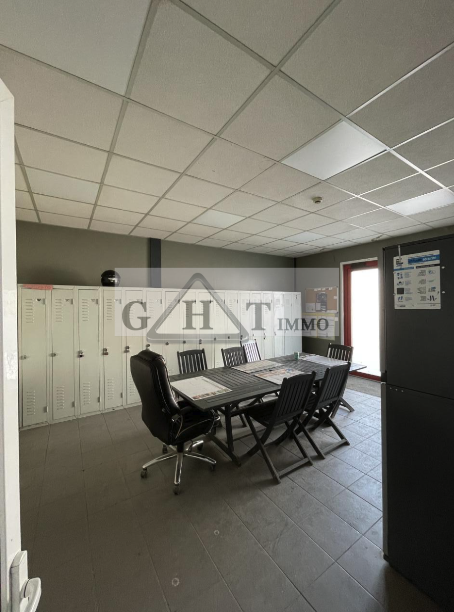 Entrepôt Bureaux