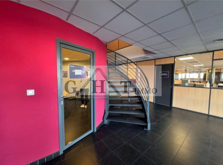 Entrepôt Bureaux