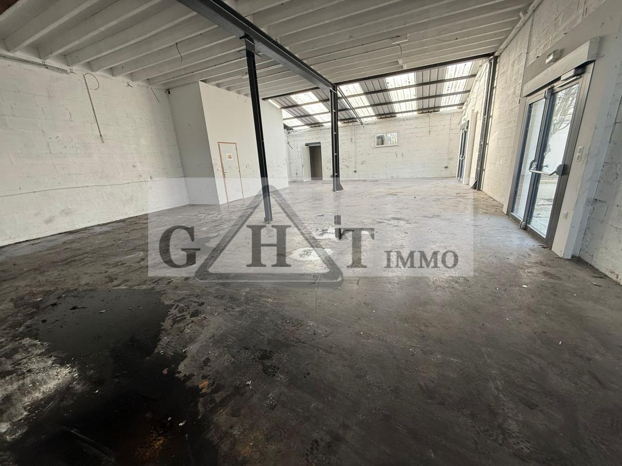 Entrepôt Bureaux