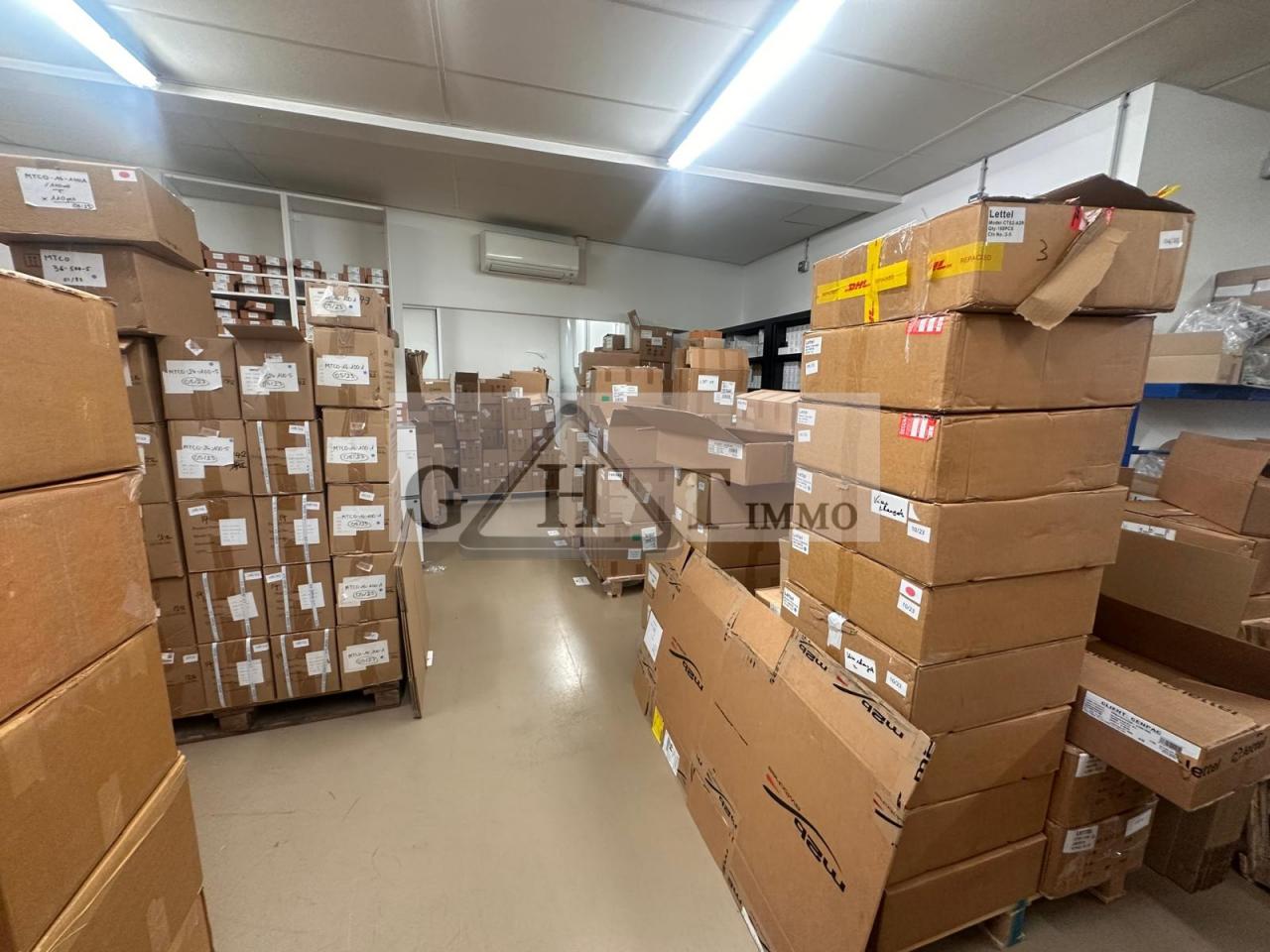 Entrepôt Bureaux