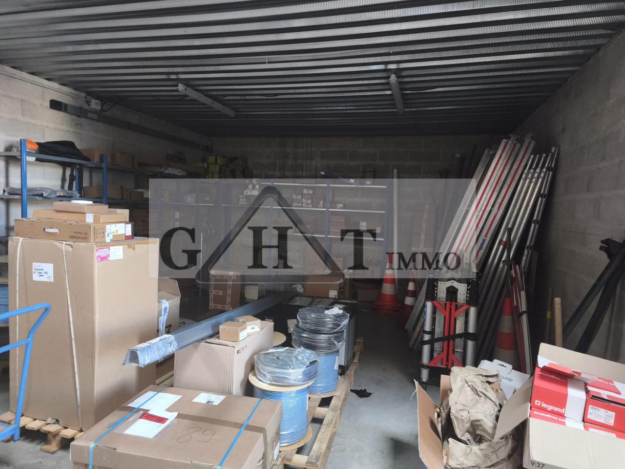 Entrepôt Bureaux