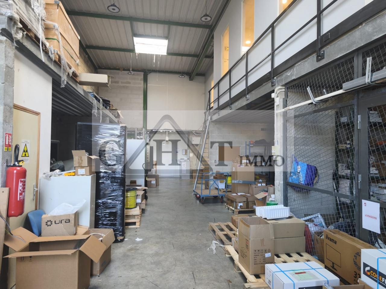 Entrepôt Bureaux