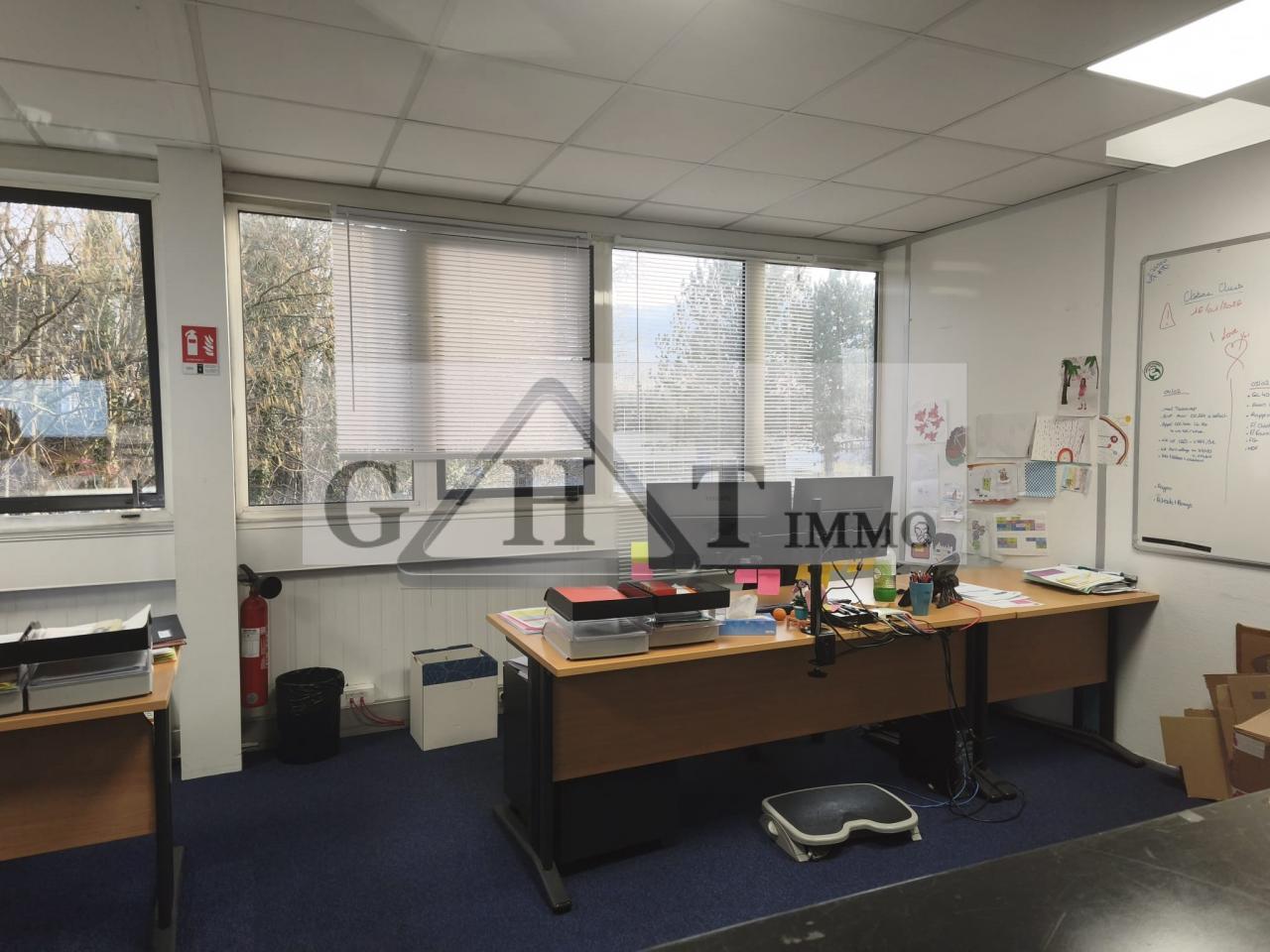 Entrepôt Bureaux