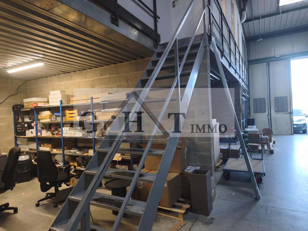 Entrepôt Bureaux