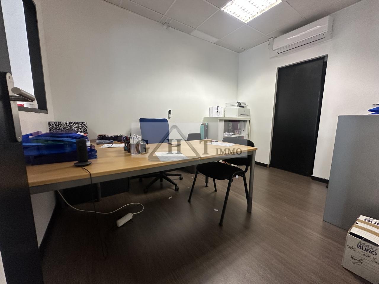 Entrepôt Bureaux