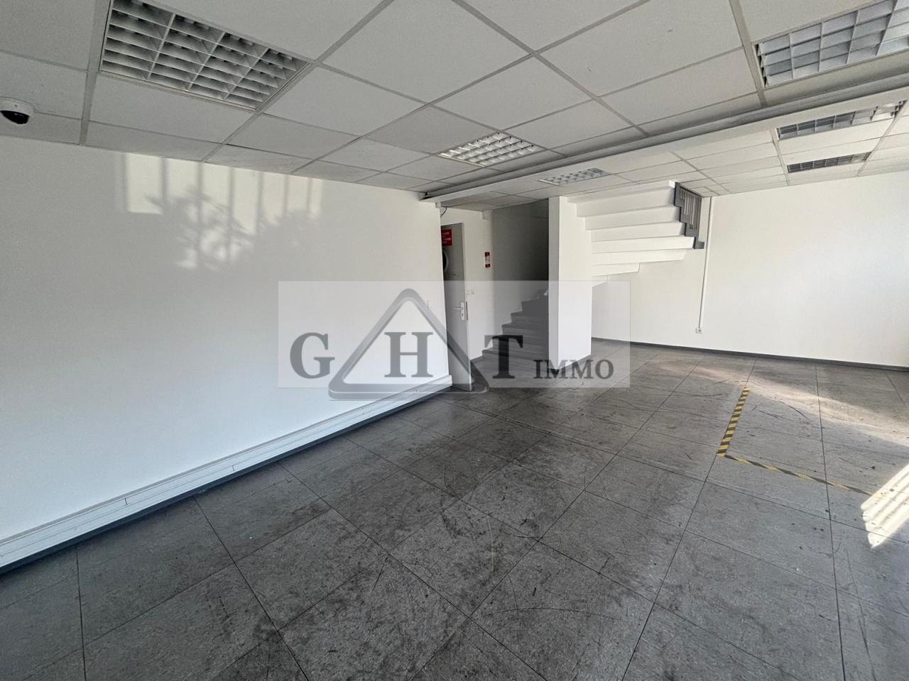 Entrepôt Bureaux