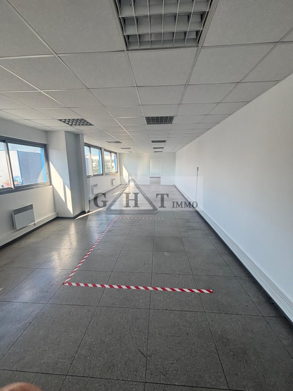 Entrepôt Bureaux