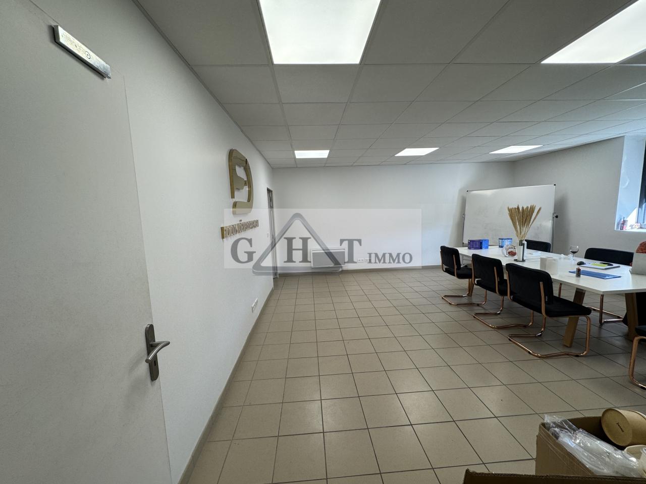 Entrepôt Bureaux