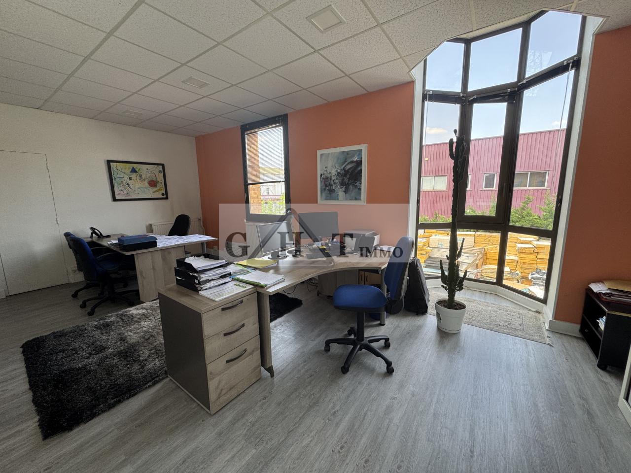 Entrepôt Bureaux