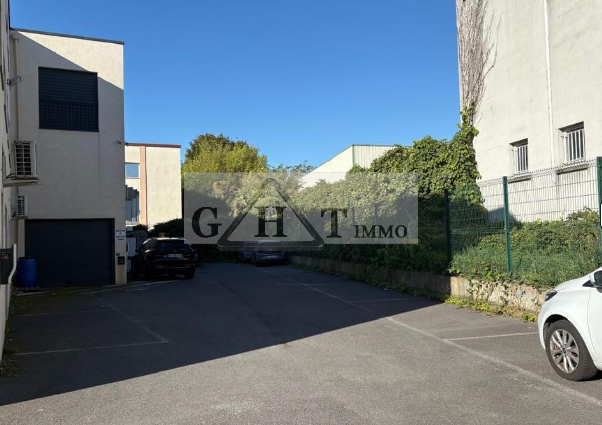 Entrepôt Bureaux