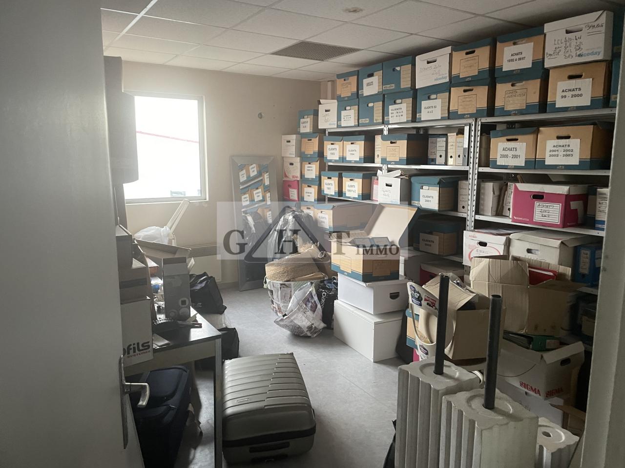 Entrepôt Bureaux