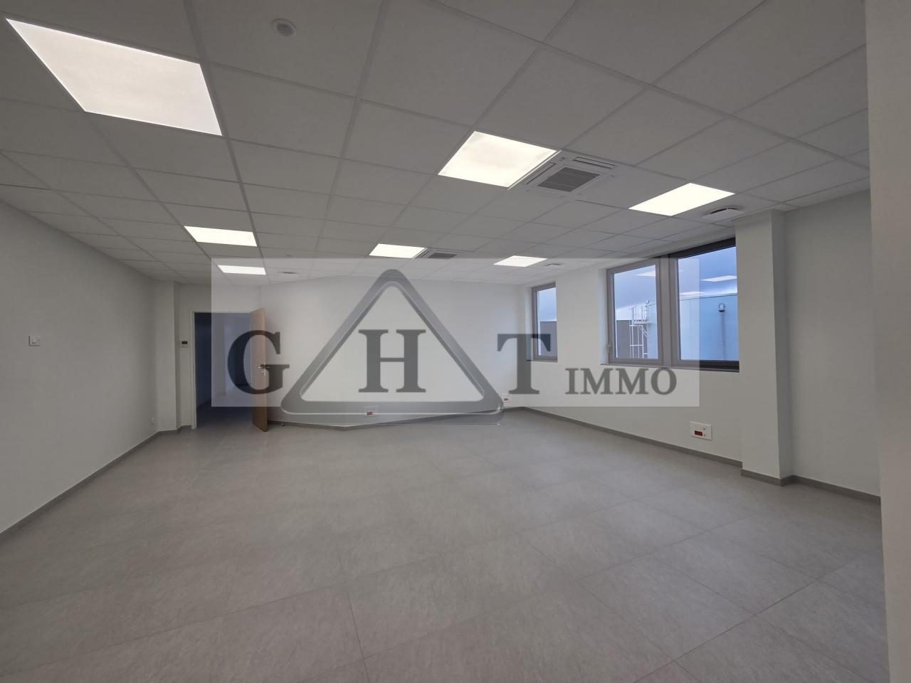 Entrepôt Bureaux