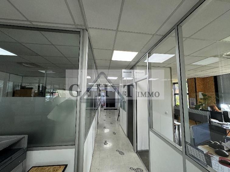 Entrepôt Bureaux