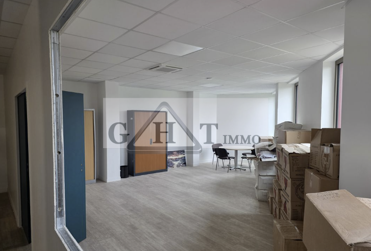 Entrepôt Bureaux