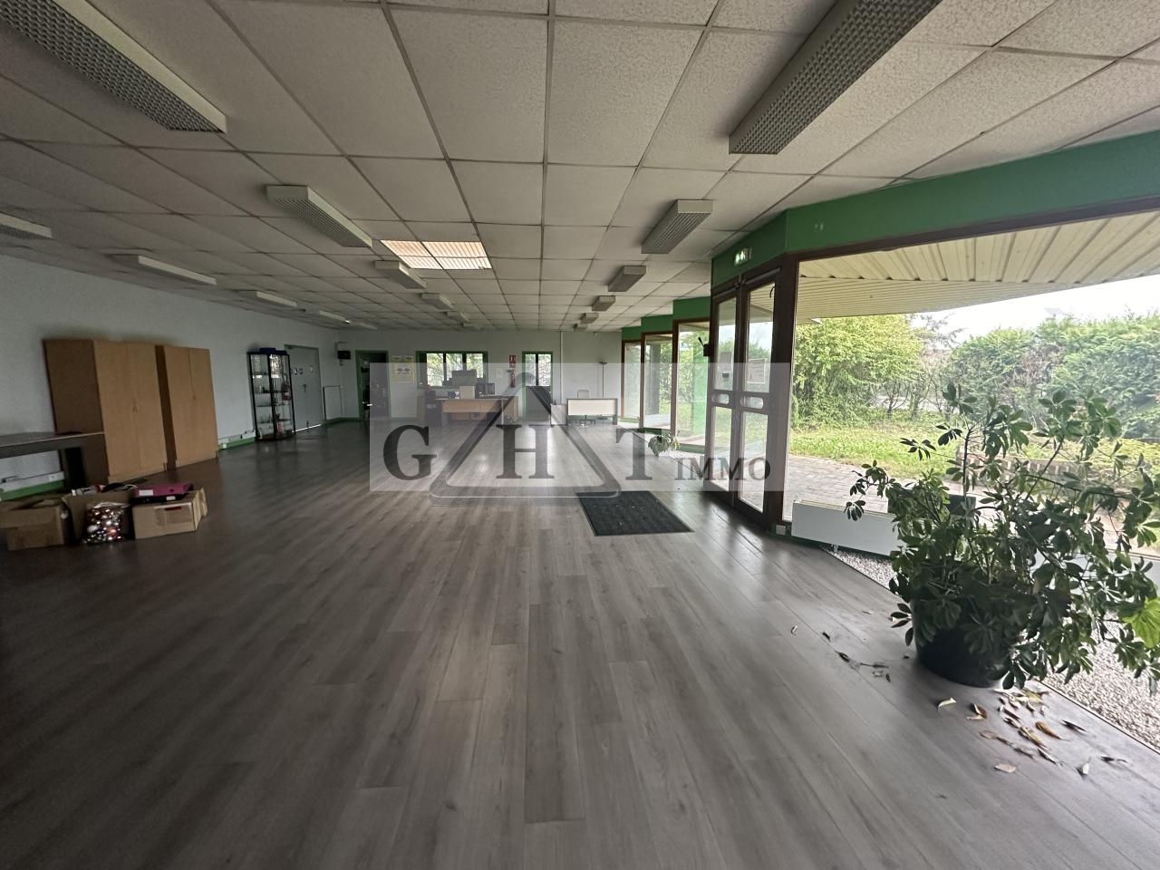 Entrepôt Bureaux