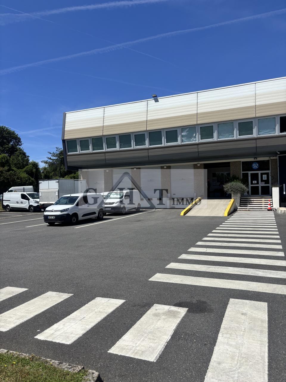 Entrepôt Bureaux
