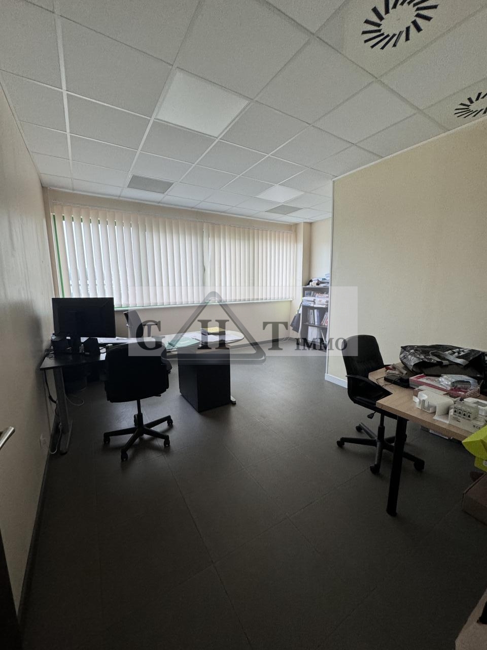 Entrepôt Bureaux