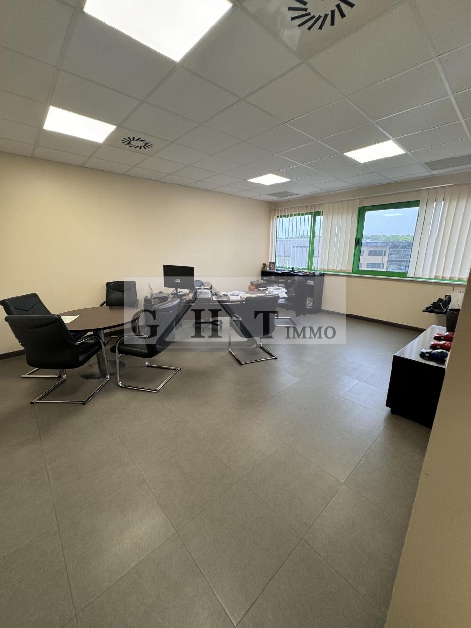 Entrepôt Bureaux