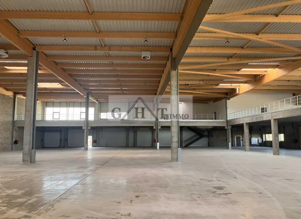 Entrepôt Bureaux