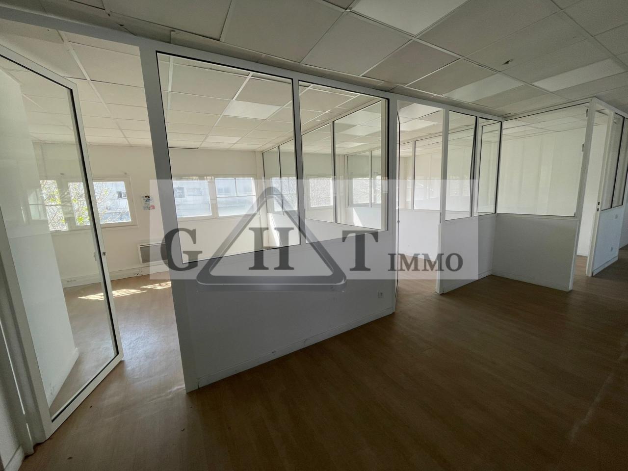 Entrepôt Bureaux