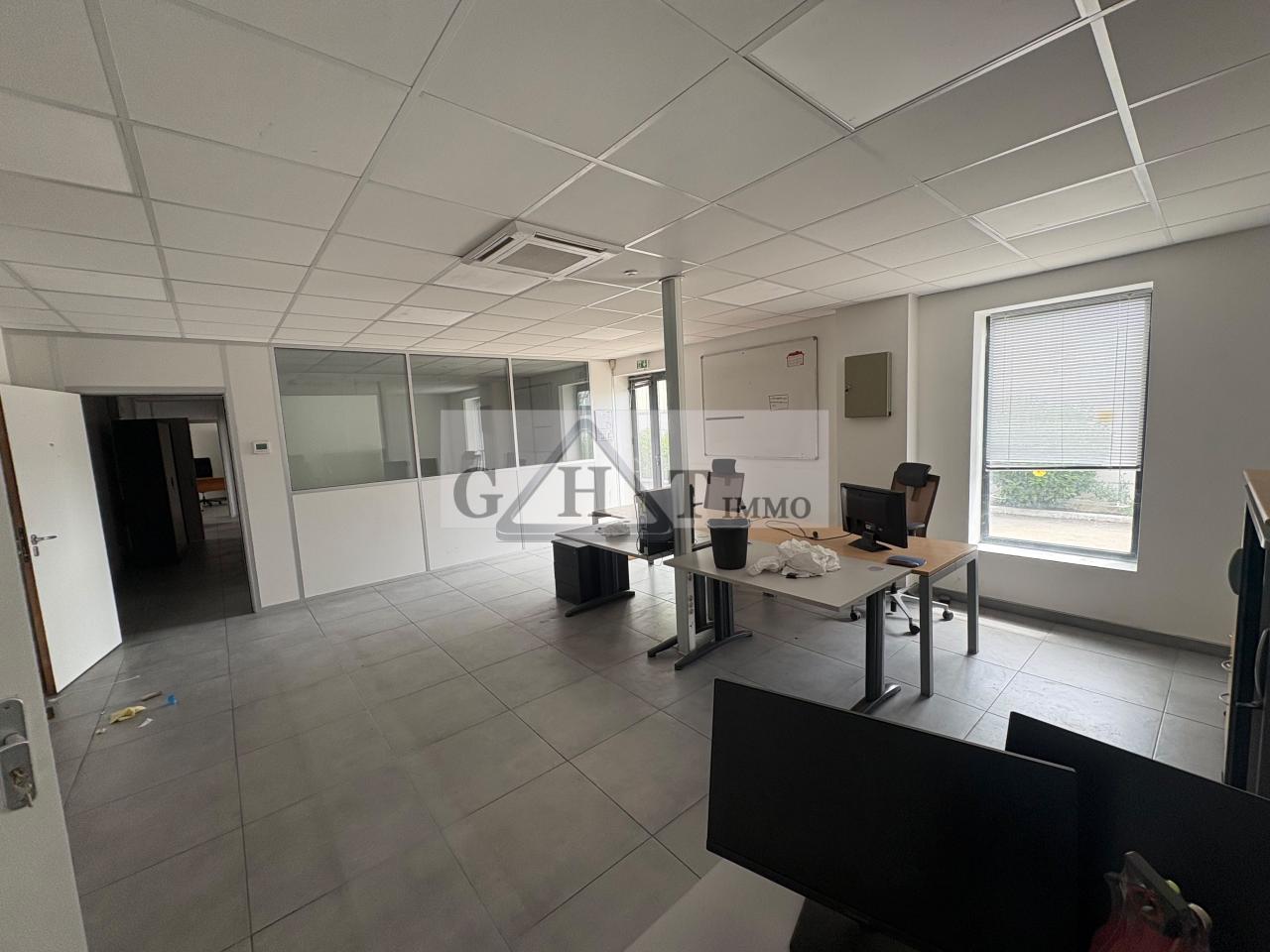 Entrepôt Bureaux