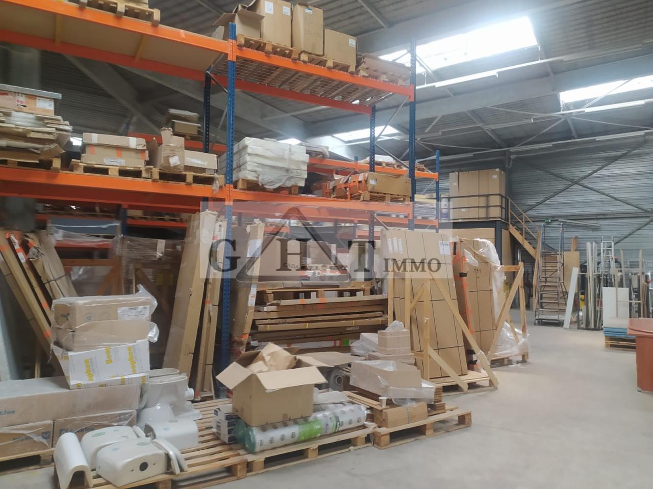 Entrepôt Bureaux