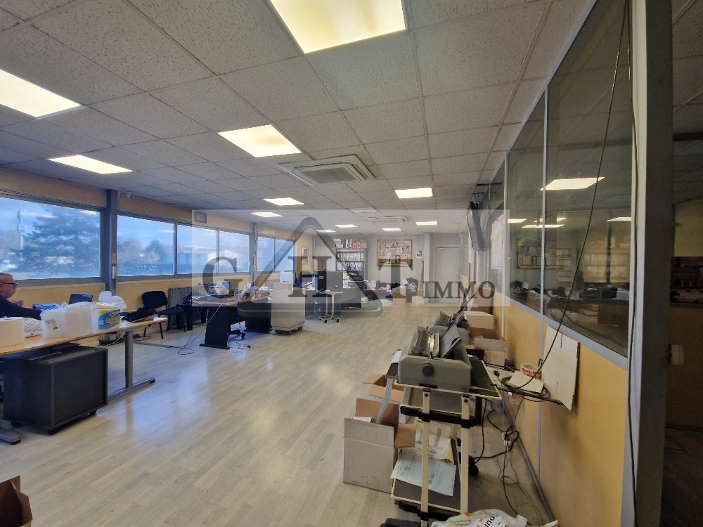 Entrepôt Bureaux