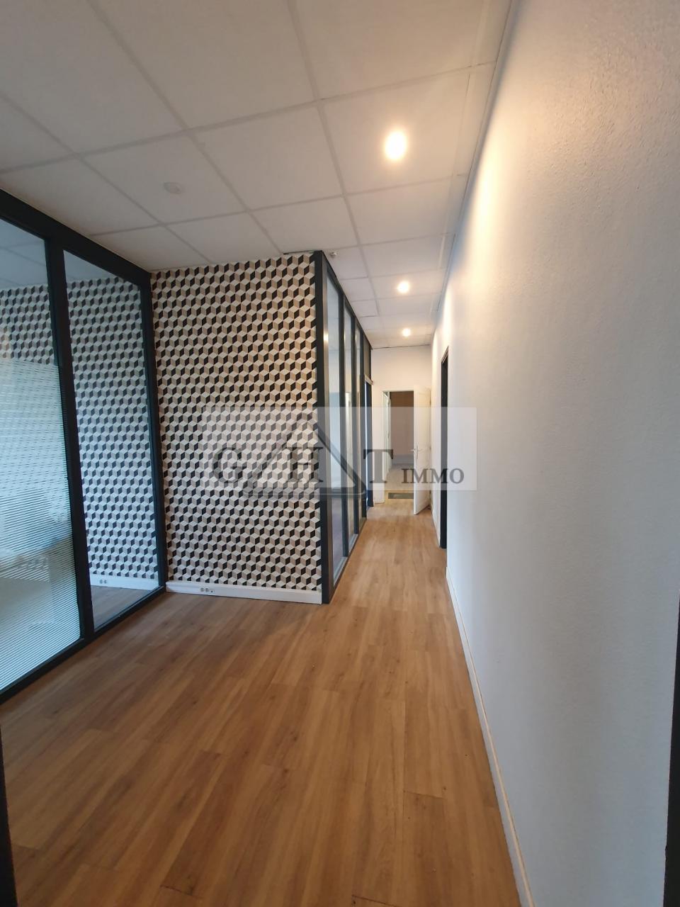 Entrepôt Bureaux