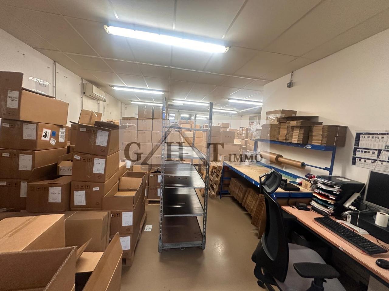 Entrepôt Bureaux