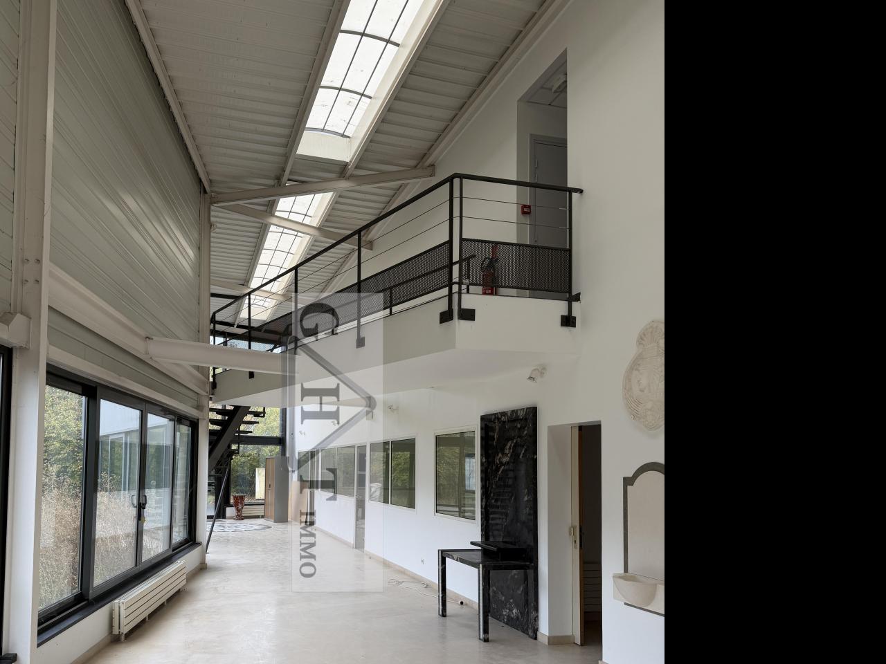 Entrepôt Bureaux