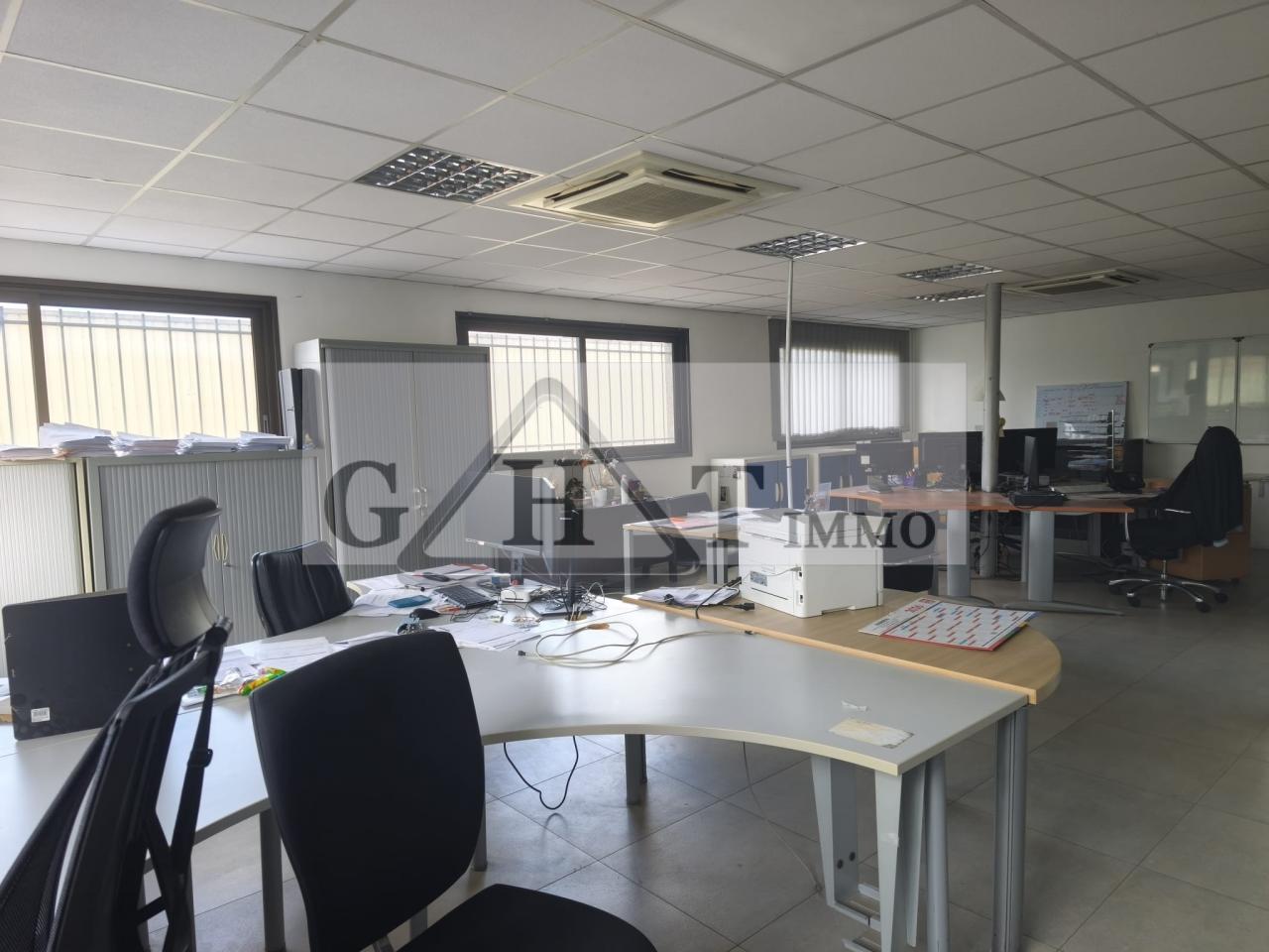 Entrepôt Bureaux