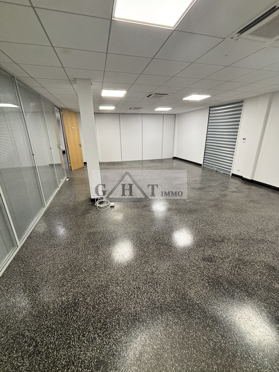 Entrepôt Bureaux