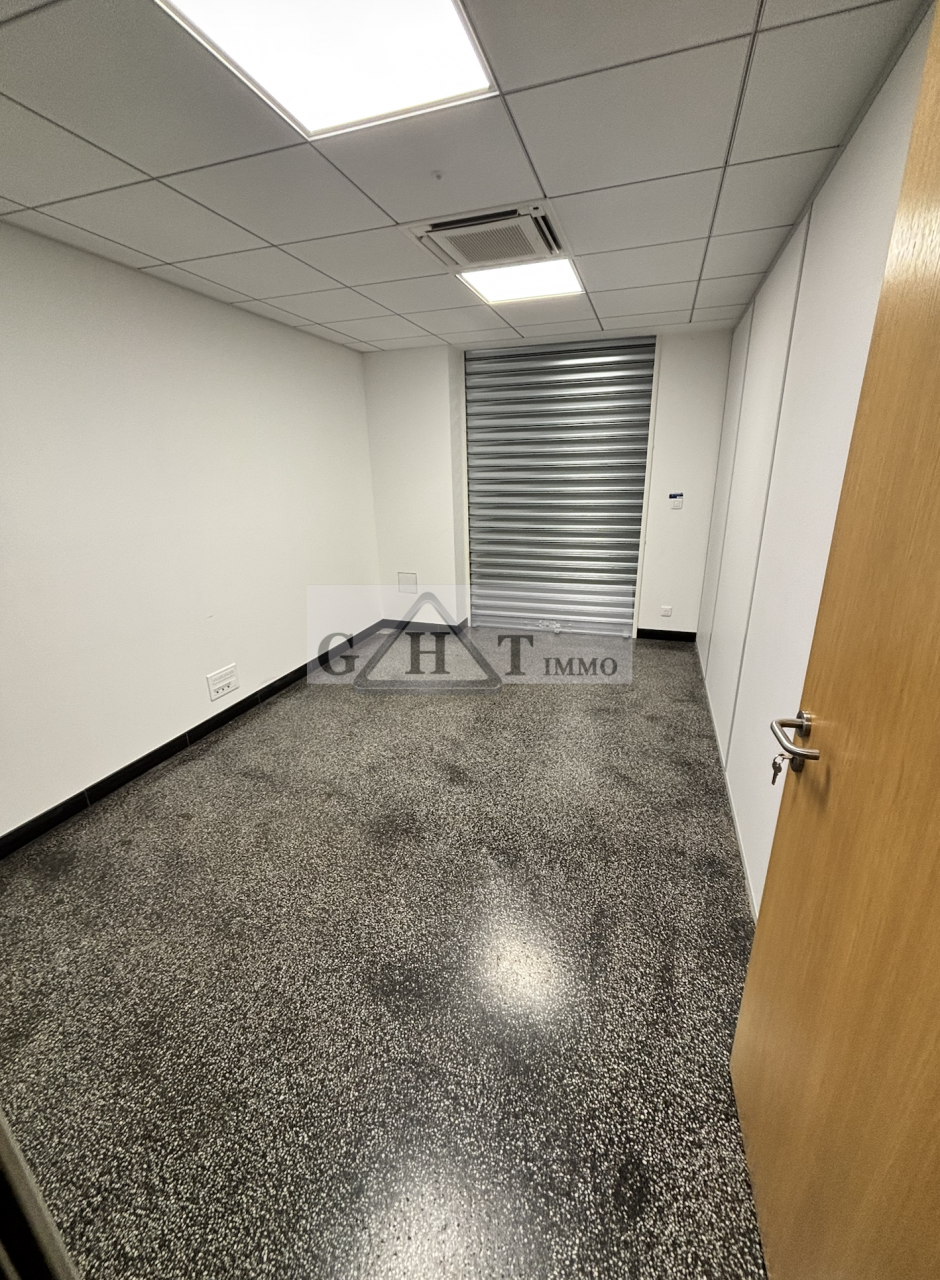 Entrepôt Bureaux