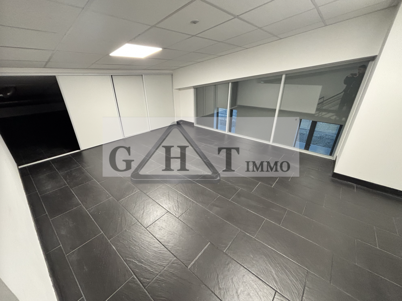 Entrepôt Bureaux