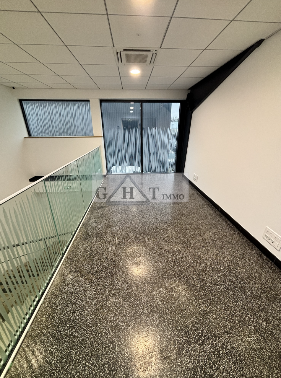 Entrepôt Bureaux
