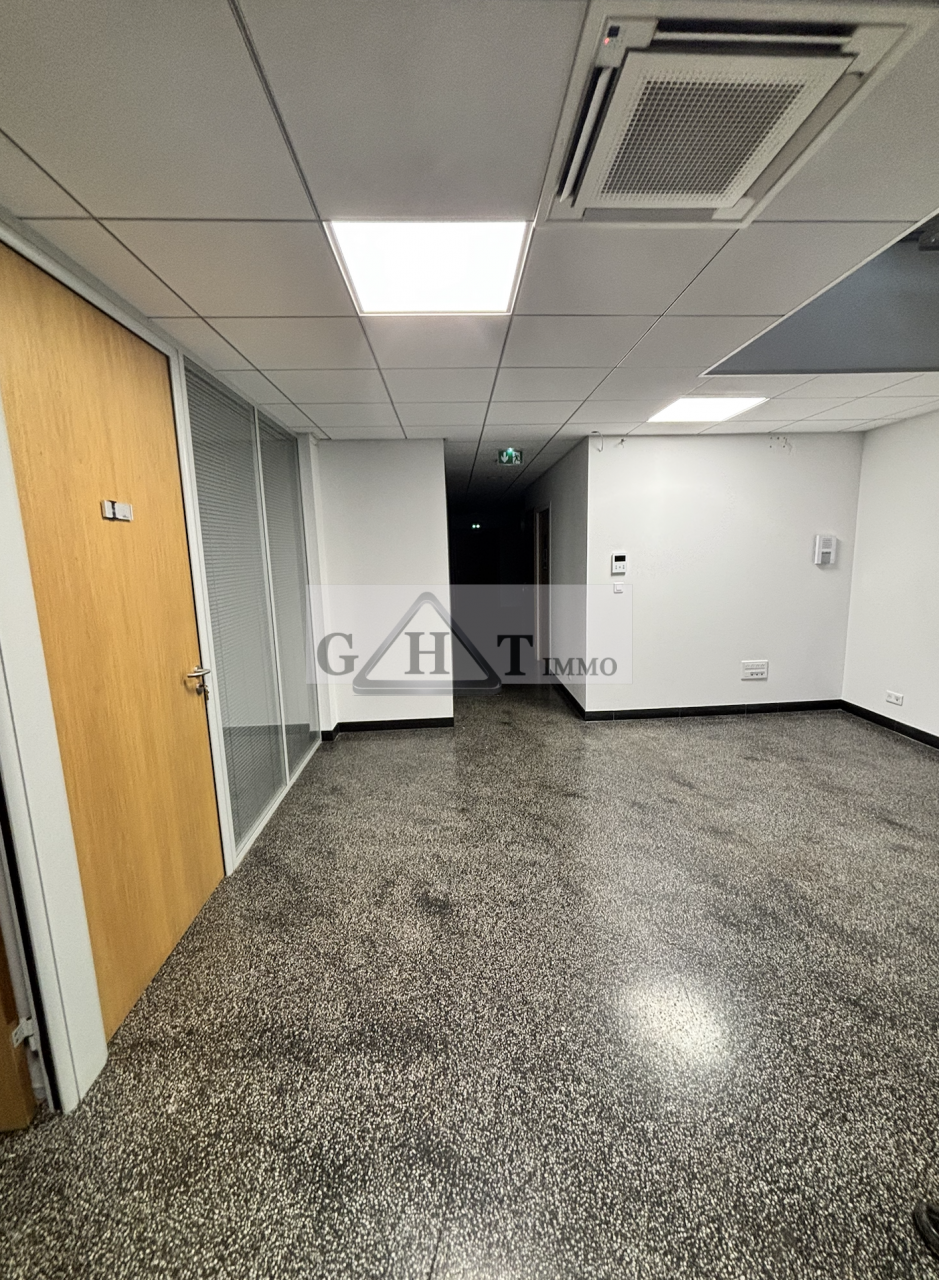 Entrepôt Bureaux