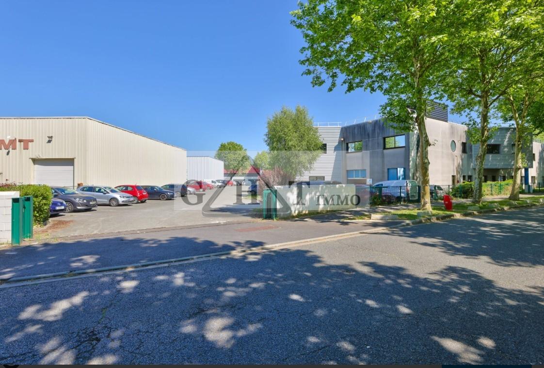 Entrepôt Bureaux