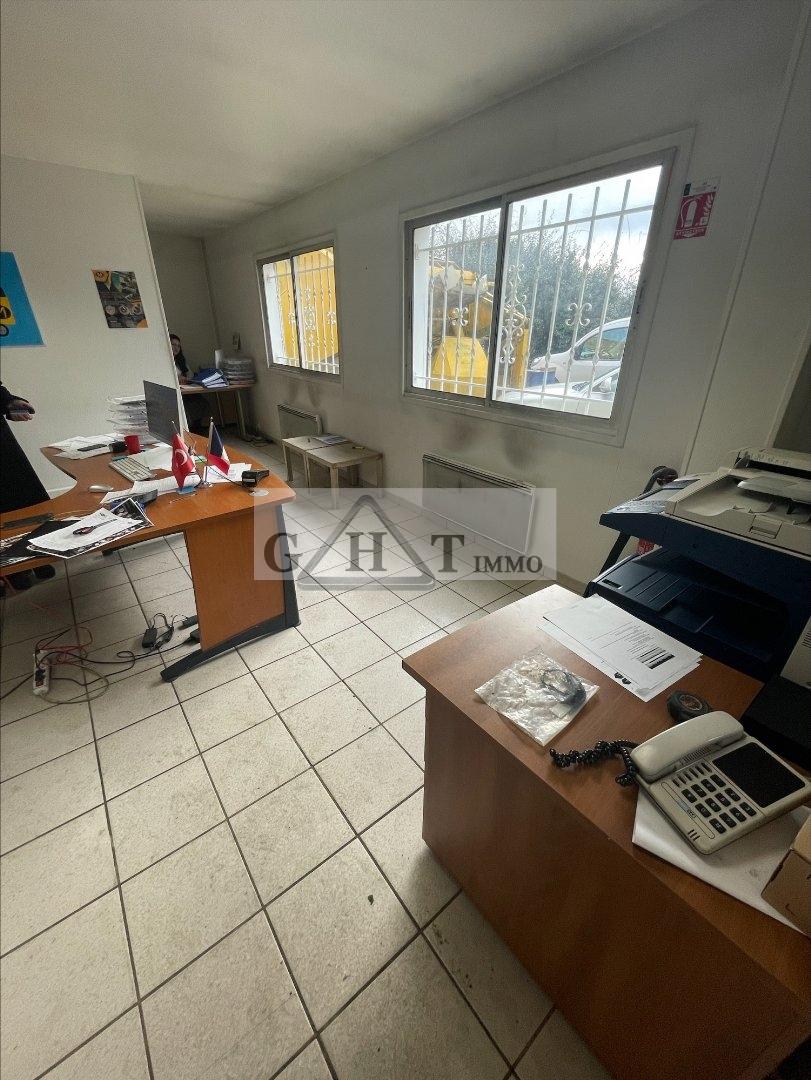 Entrepôt Bureaux