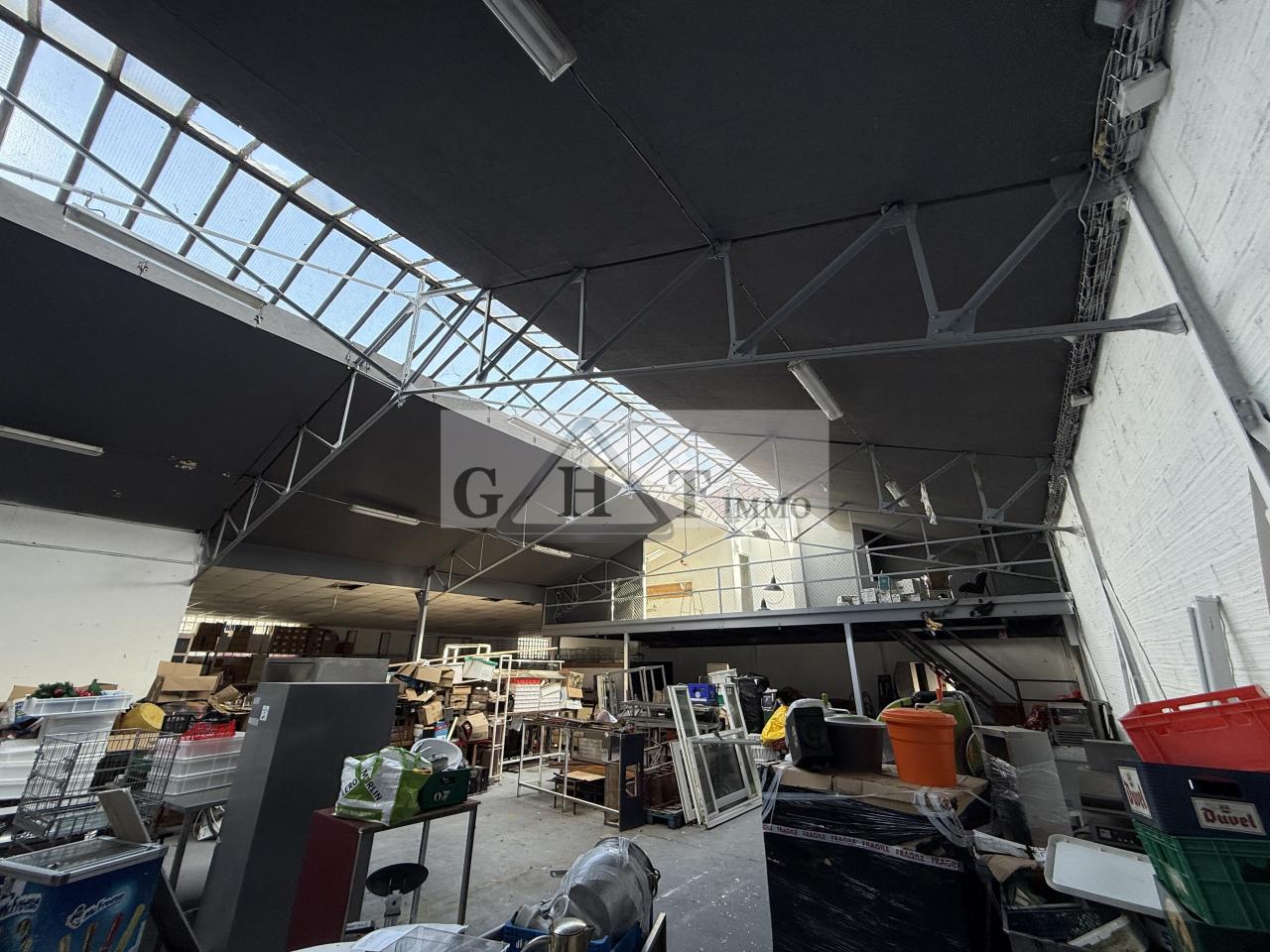 Entrepôt Bureaux