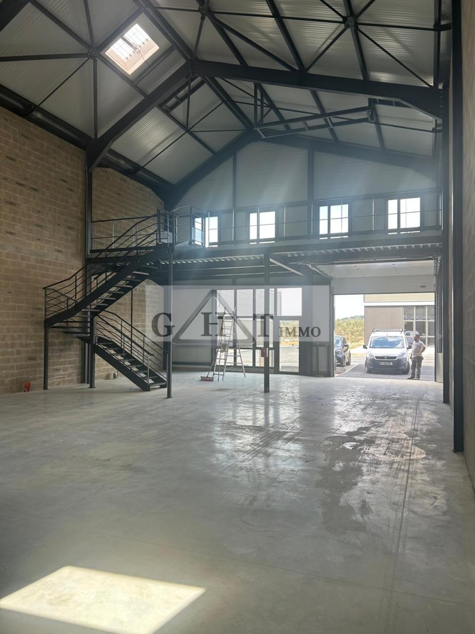 Entrepôt Bureaux