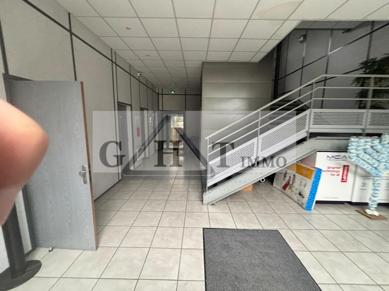 Entrepôt Bureaux