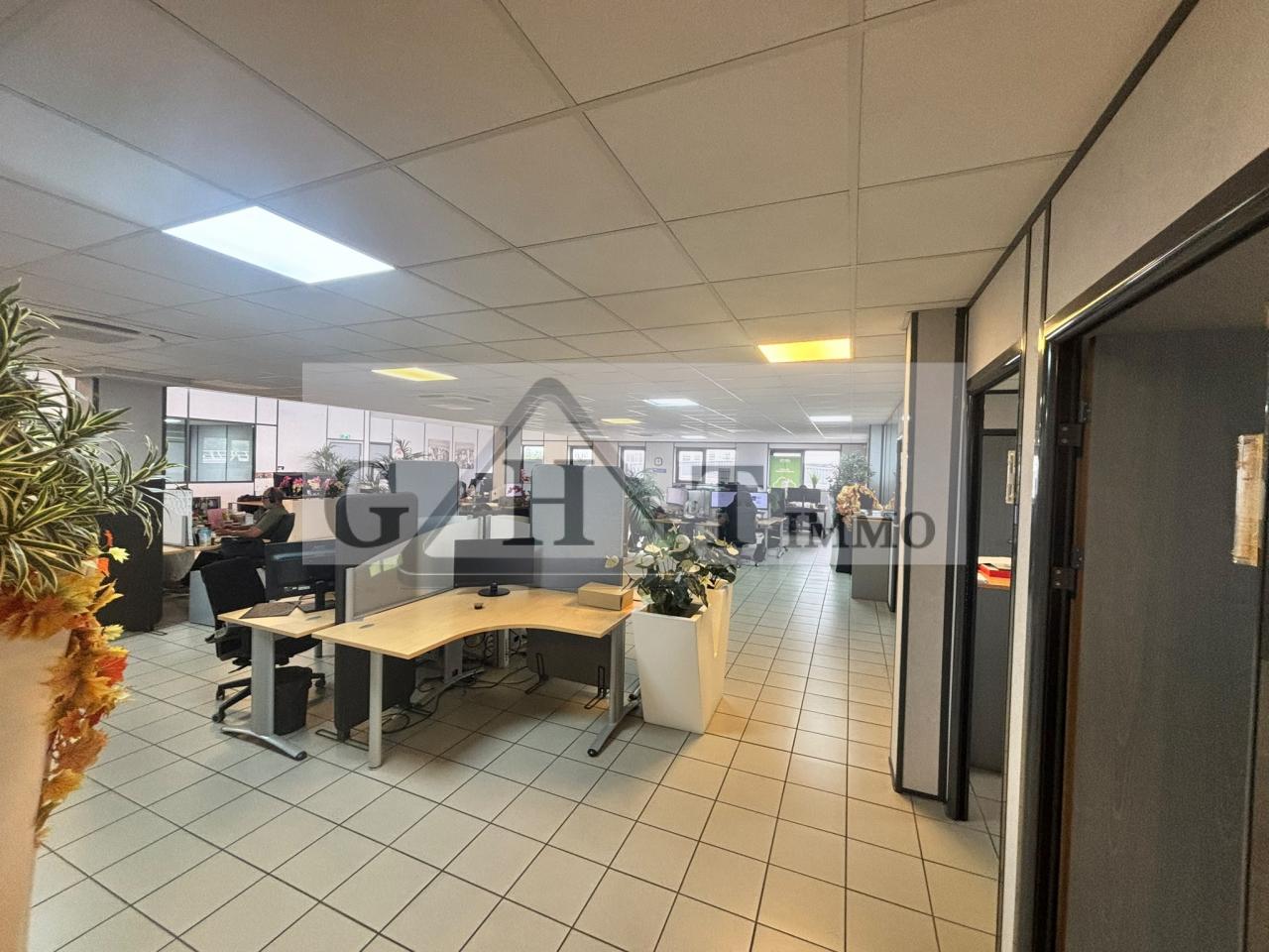 Entrepôt Bureaux