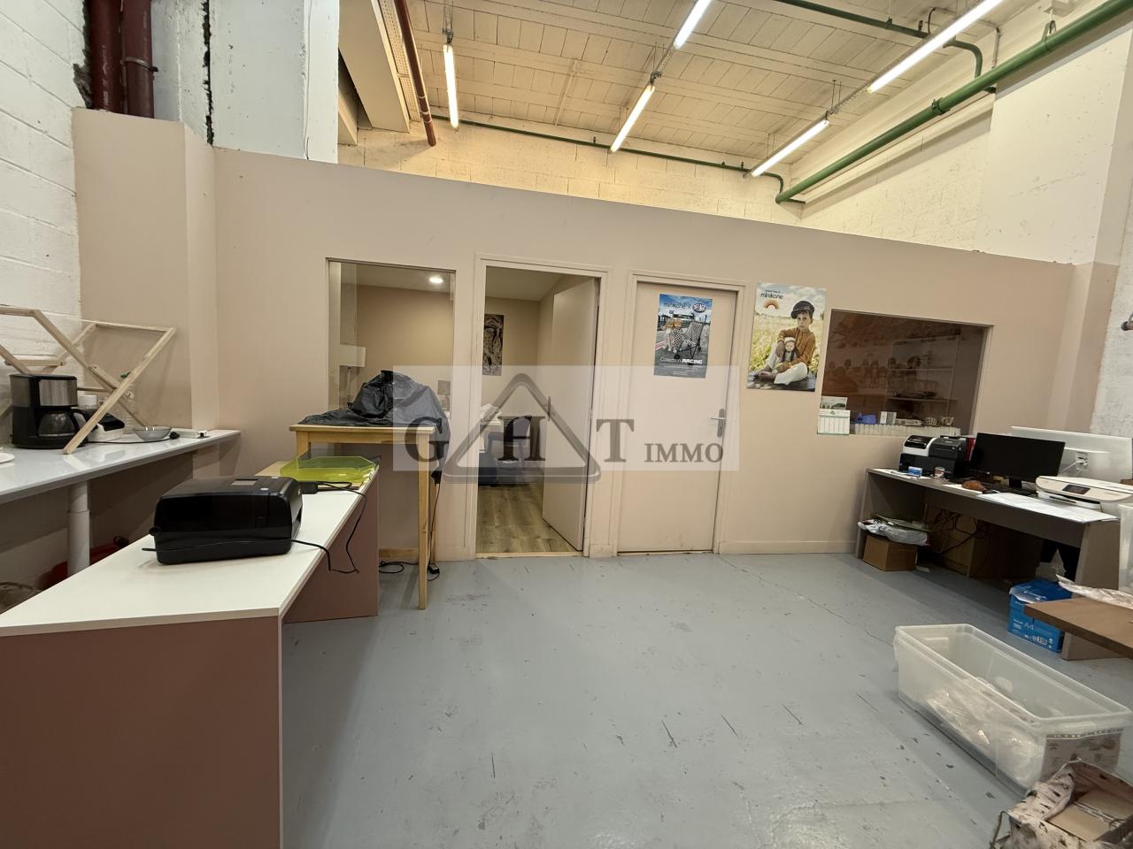Entrepôt Bureaux