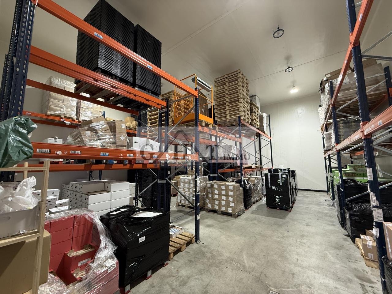 Entrepôt Bureaux